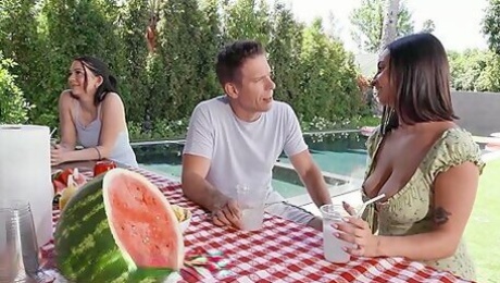 Mick Cant Concentrate On Cooking When Hailey Roses Pussy Needs To Get Dicked Down