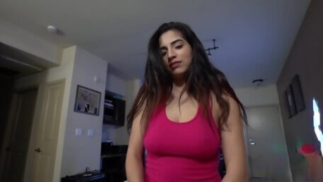 Experienced step daddy knows how to make sex-starved teen orgasm