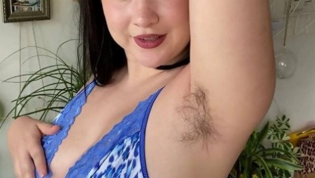 hairy slut shows her hairy pussy and armpits (dutch spoken)