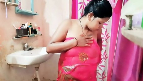 Indian Housewife Sexy Show 1