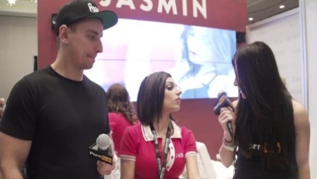 AVN 2016 Darcie Dolce and Noelle Easton Interviews